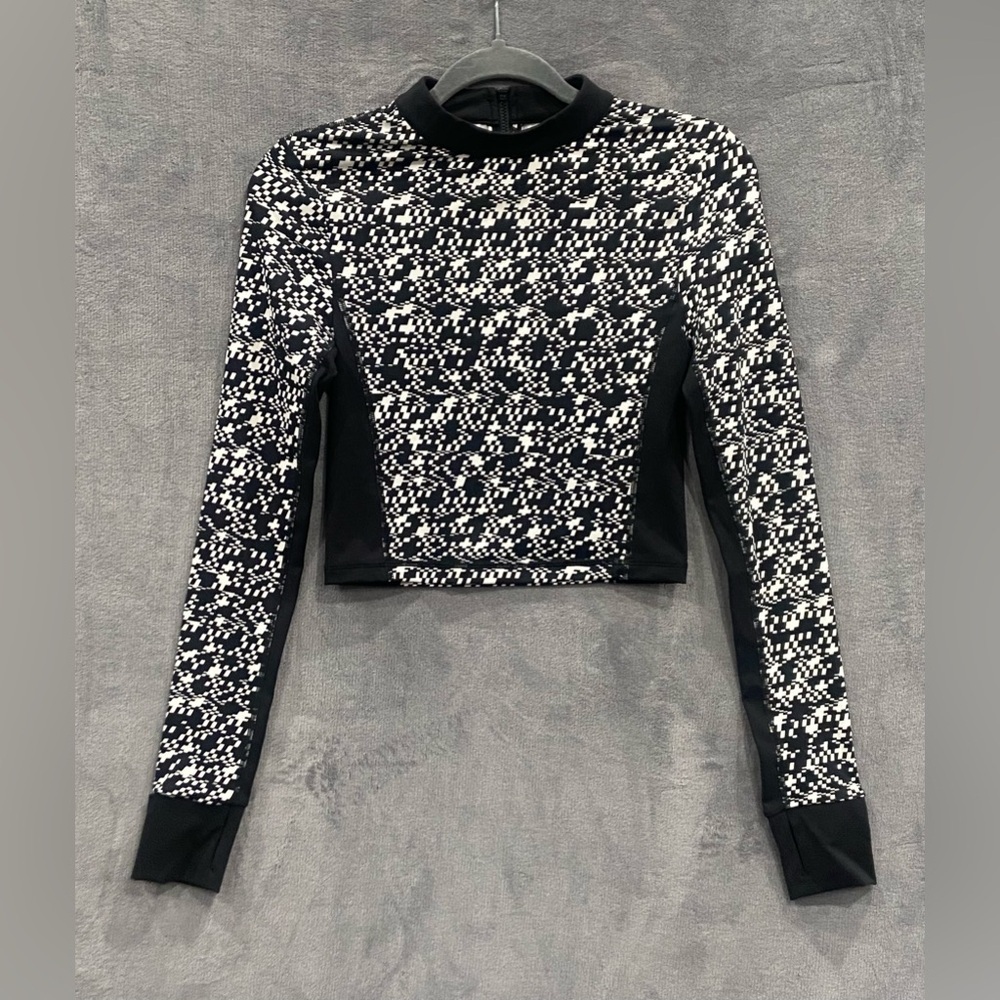 Sweaty Betty Power Zip Back Long Sleeve Active Top Women’s XS Black/white NWT